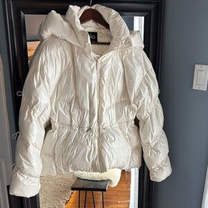 ALO Yoga Cream Puffer Jacket